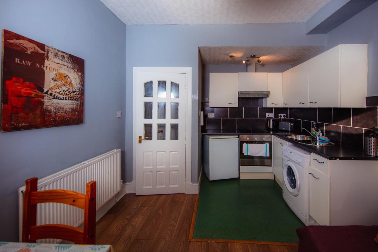 Old Town Central Apartments By The Meadows Edimburgo Esterno foto