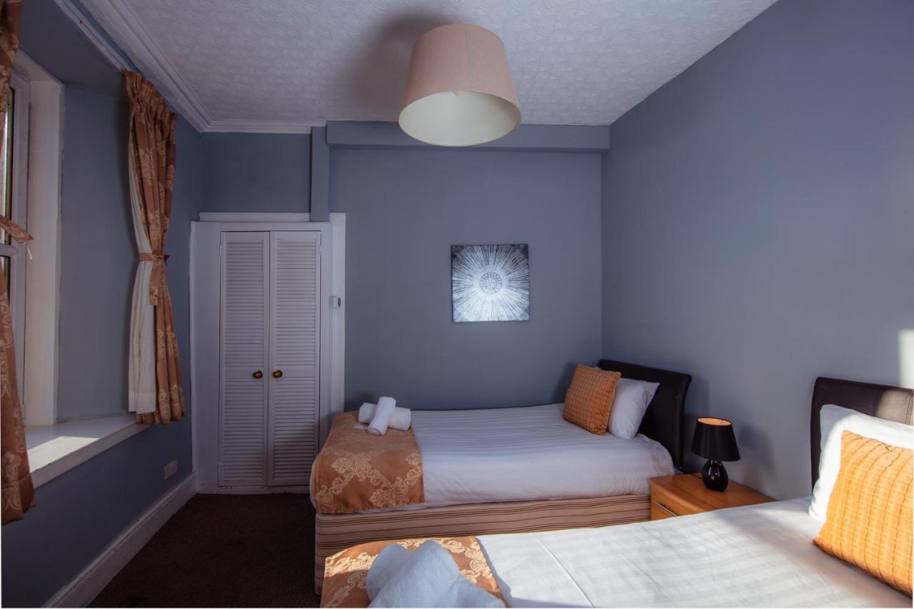 Old Town Central Apartments By The Meadows Edimburgo Esterno foto