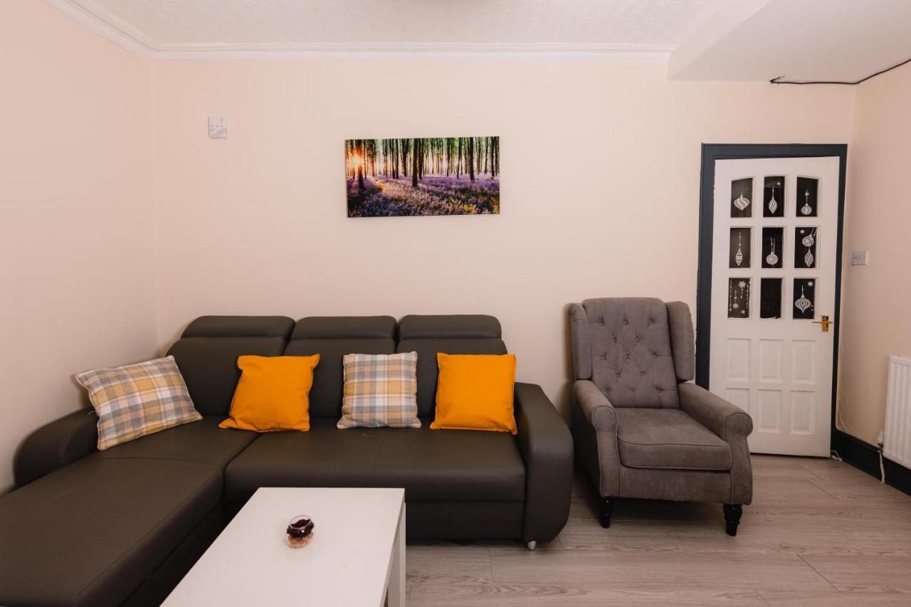 Old Town Central Apartments By The Meadows Edimburgo Esterno foto
